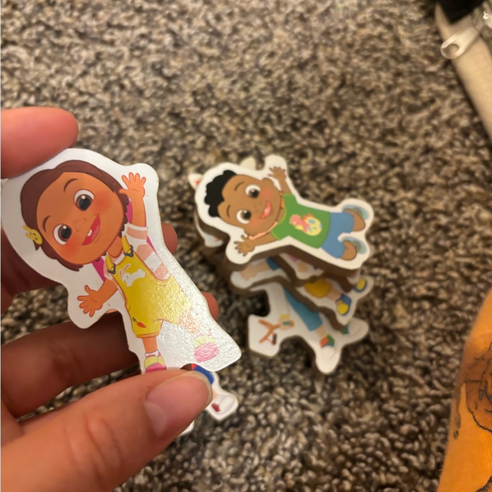 4 Cocomelon Puzzle Set - Picture 11 of 12